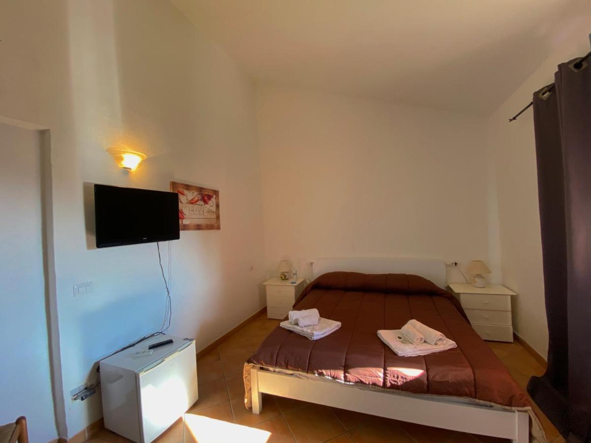 La Coccinella Al Mare Bed & Breakfast San Teodoro  Bagian luar foto